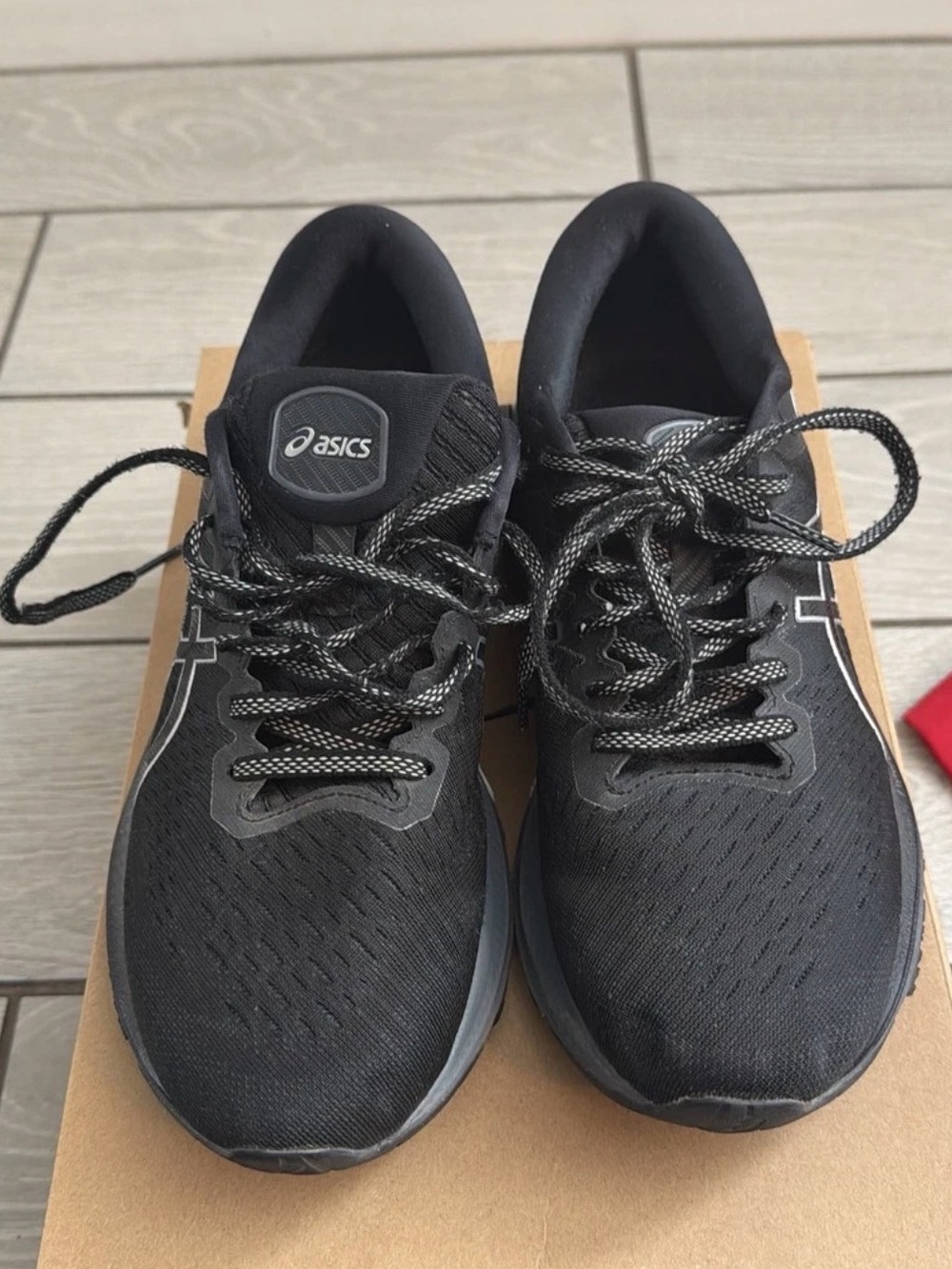 Asics Men’s Black Athletic Running Sneakers-9.5 size
